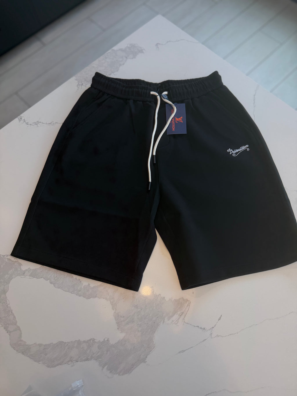 Lv Shorts L,XL