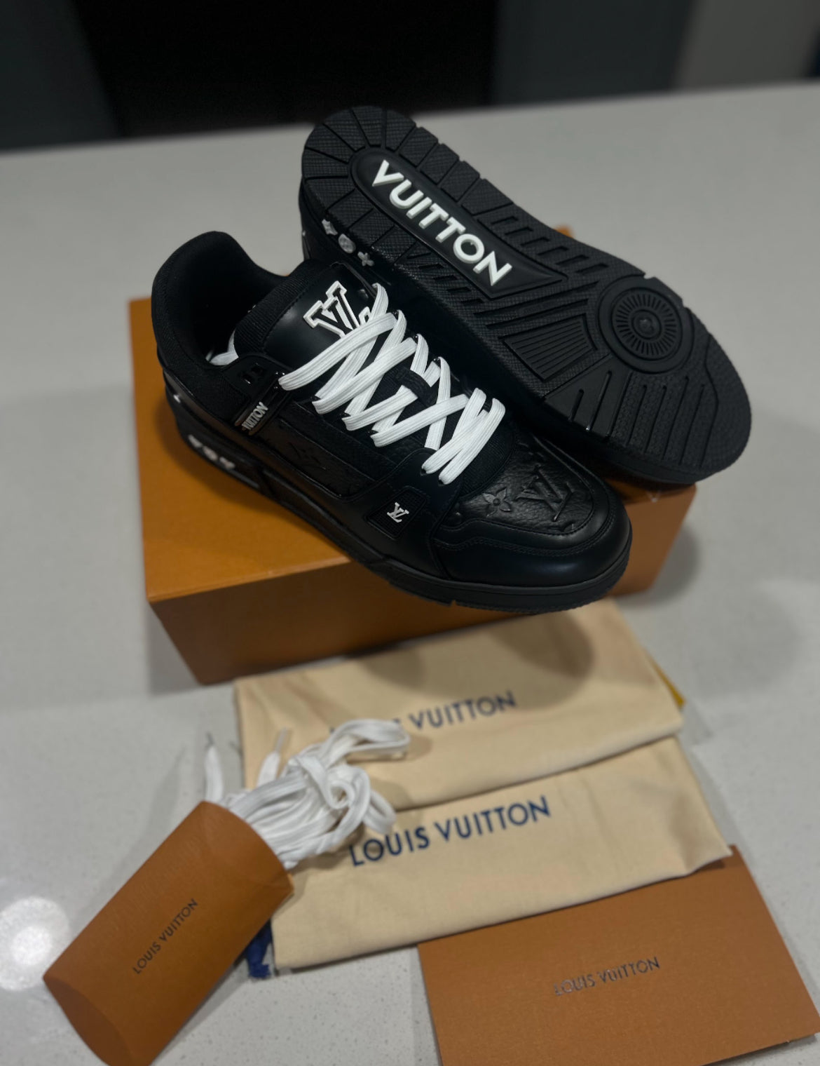 LV TRAINER SZ11