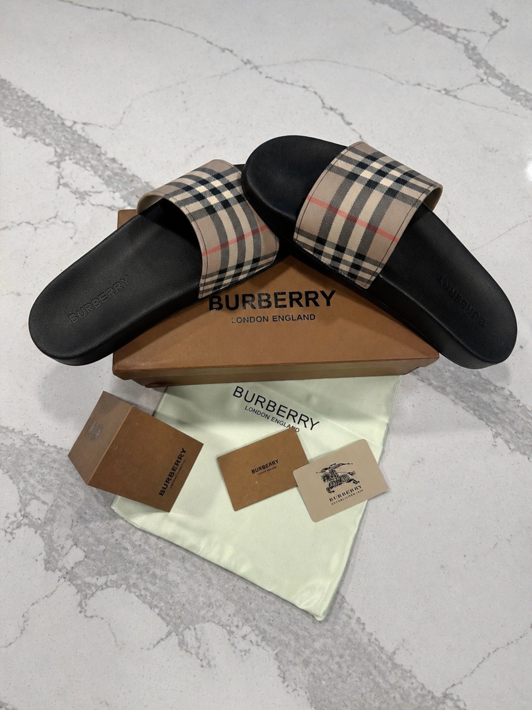 Burberry Slides Men 9,10,10.5