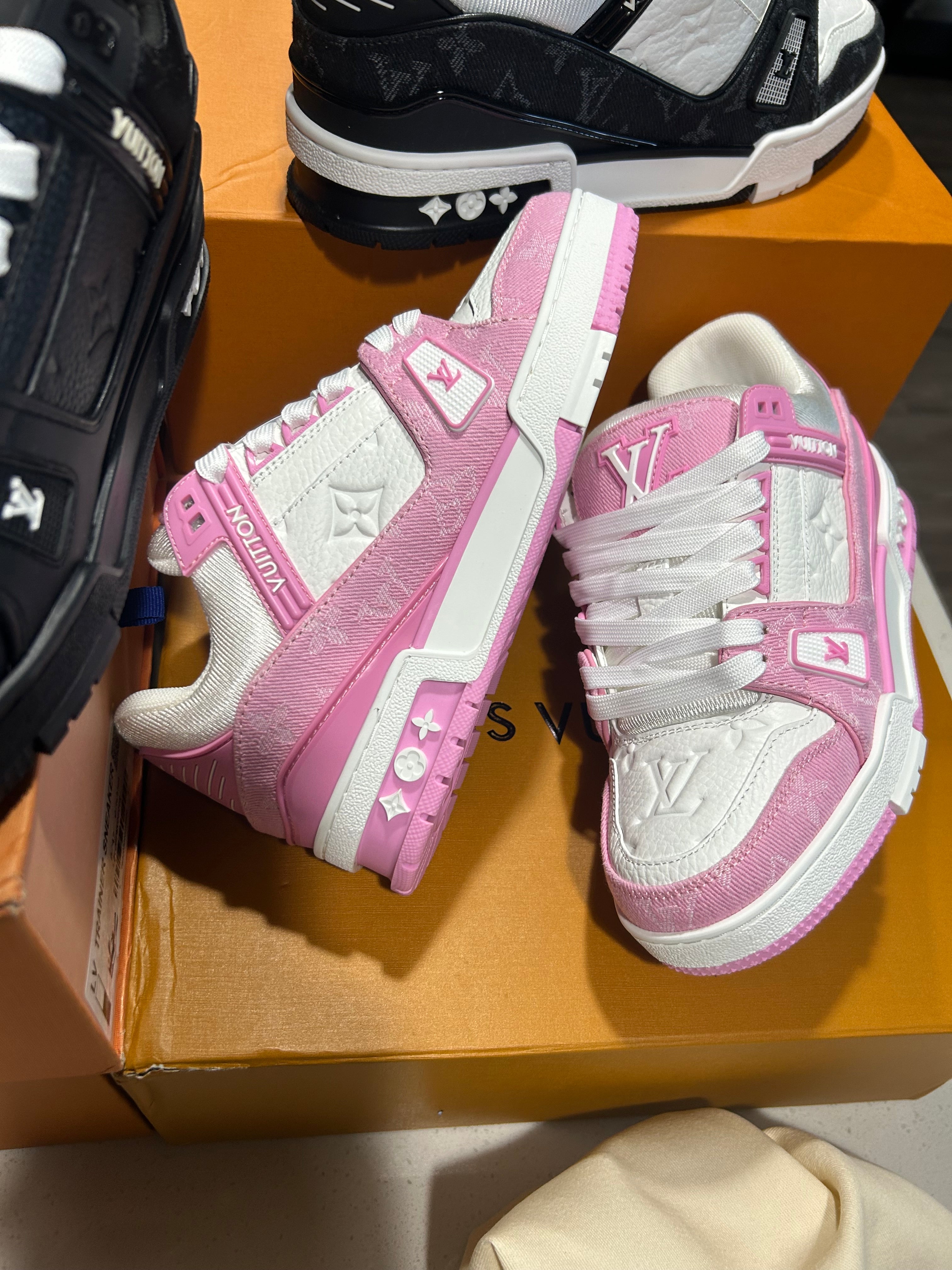 LV trainer size 37 (6 US)