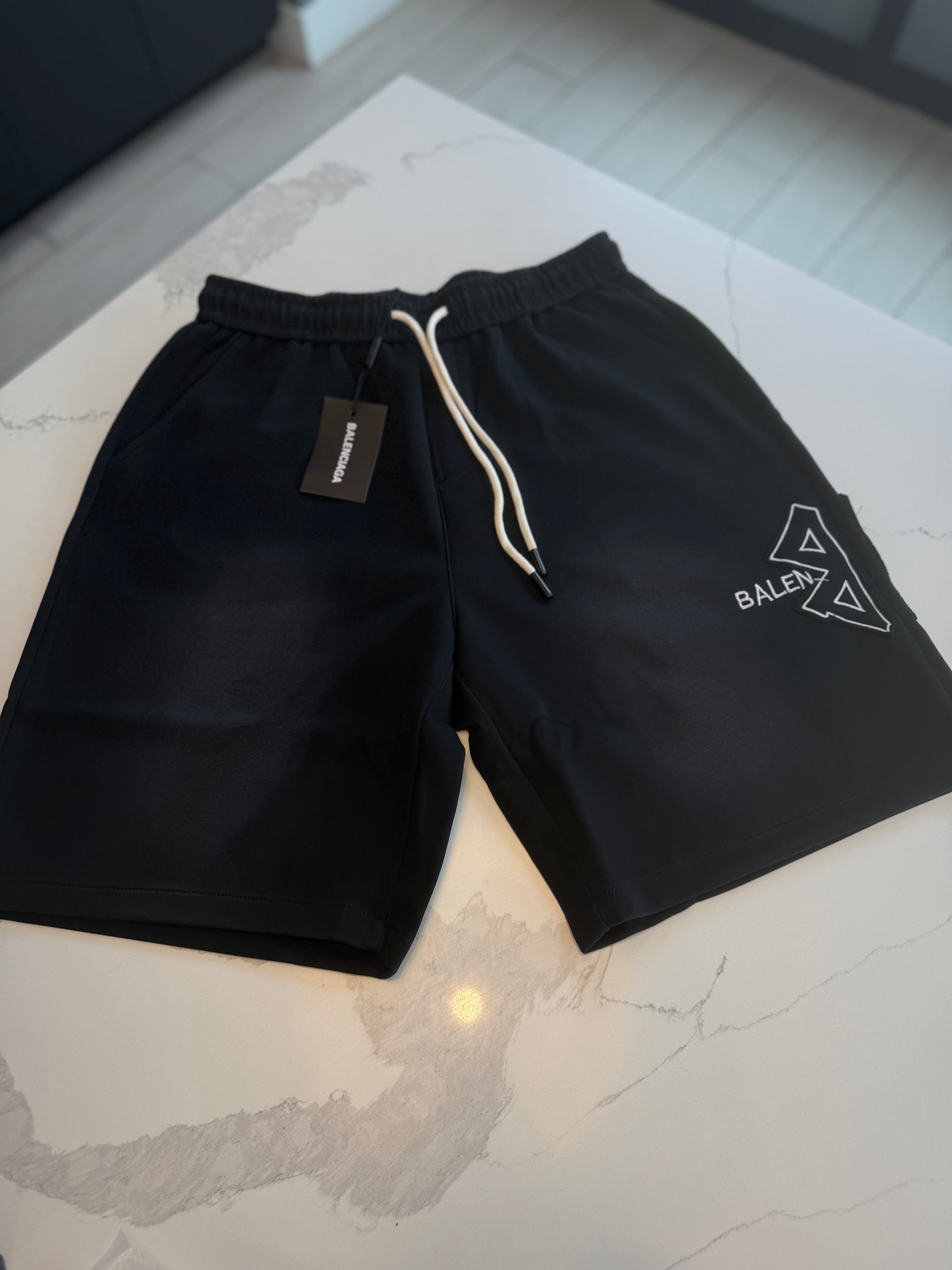 Balenci Shorts L,XL