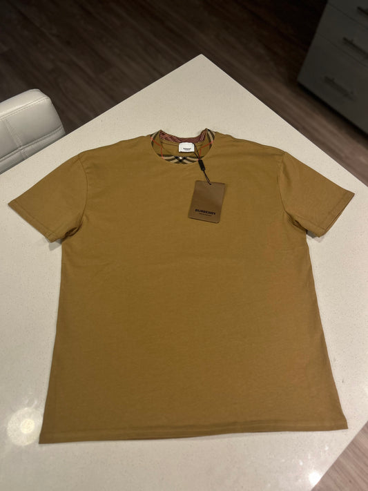 Burberry Brown Textured Colar