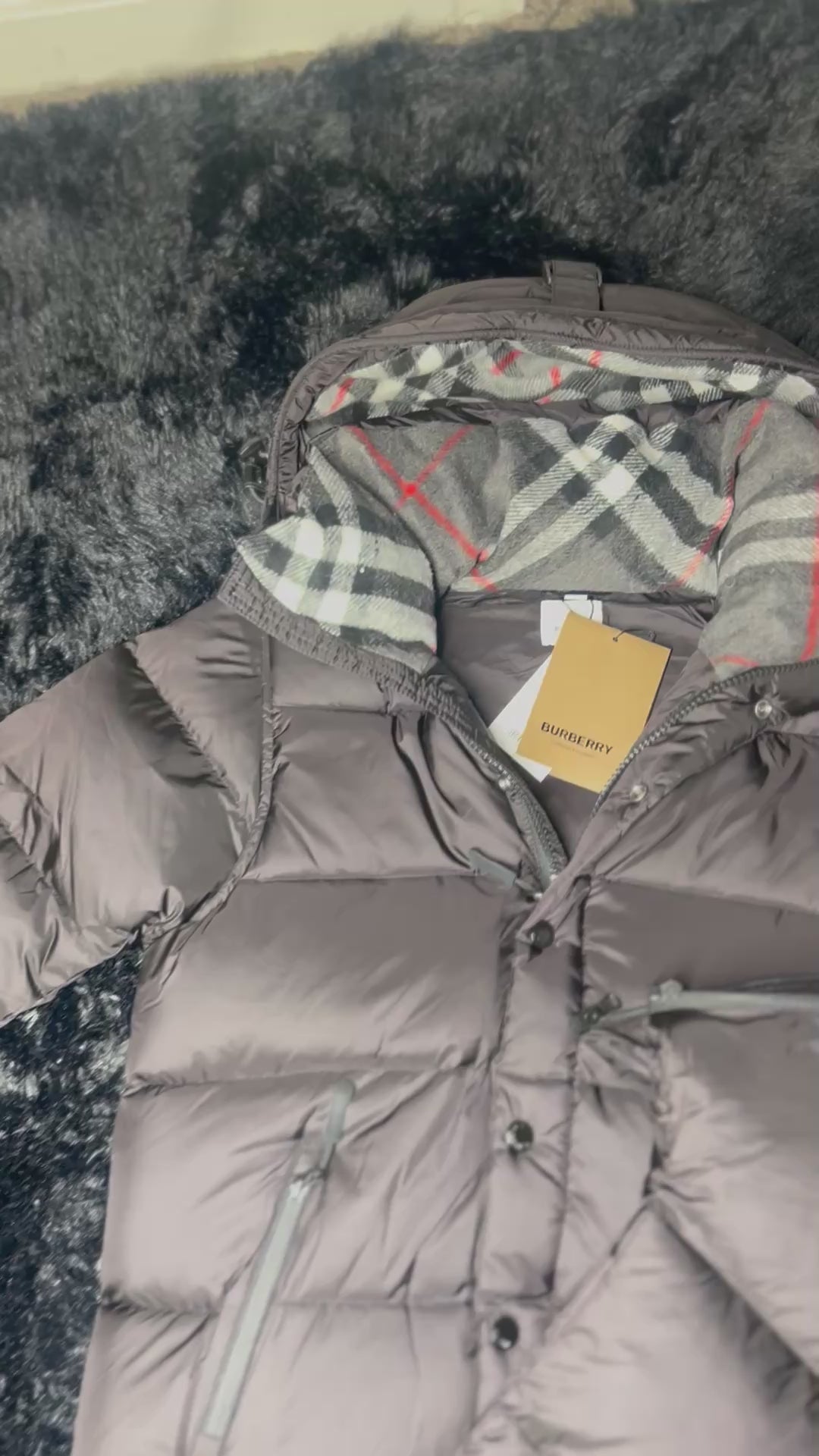 Burberry Coat w removable sleeve